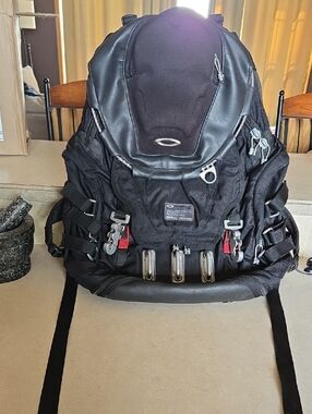 Oakley Kitchen Sink Back Pack